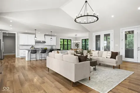 8157 Hunters Place Indianapolis IN 46236