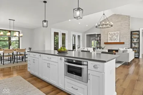 8157 Hunters Place Indianapolis IN 46236