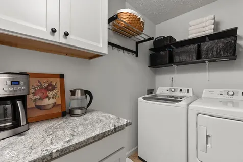 8820 Yardley Court Indianapolis IN 46268