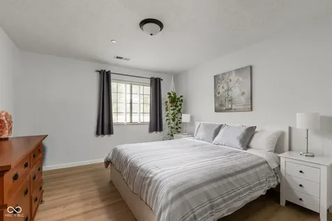 8820 Yardley Court Indianapolis IN 46268