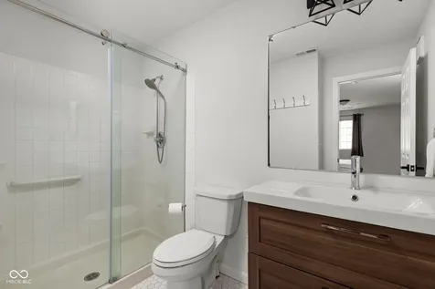 8820 Yardley Court Indianapolis IN 46268