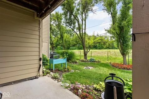 8820 Yardley Court Indianapolis IN 46268