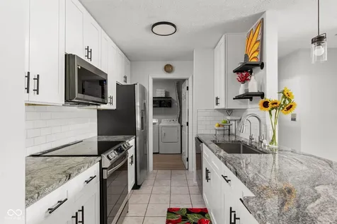 8820 Yardley Court Indianapolis IN 46268