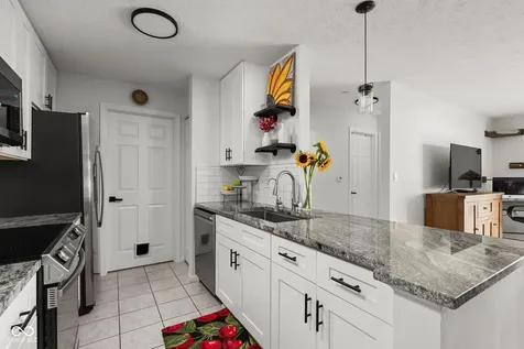 8820 Yardley Court Indianapolis IN 46268