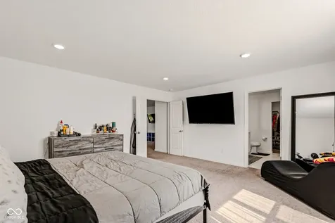 3983 Winston Columbus IN 47201