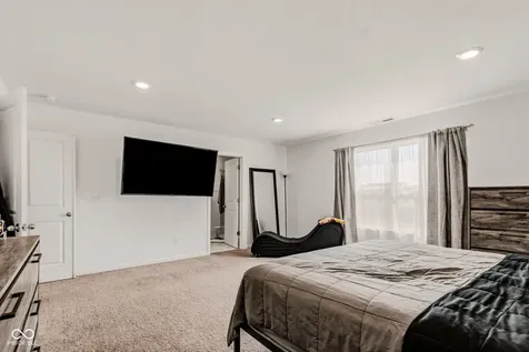 3983 Winston Columbus IN 47201