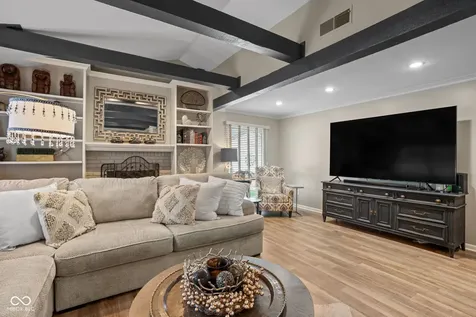 2309 Jolinda Court Columbus IN 47203