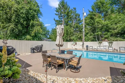 2309 Jolinda Court Columbus IN 47203