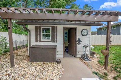 2309 Jolinda Court Columbus IN 47203
