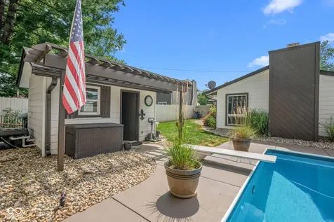 2309 Jolinda Court Columbus IN 47203