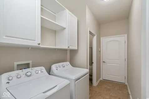 8804 Twain Lane Indianapolis IN 46239
