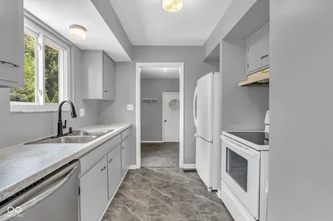 3139 S Richardt Indianapolis IN 46239