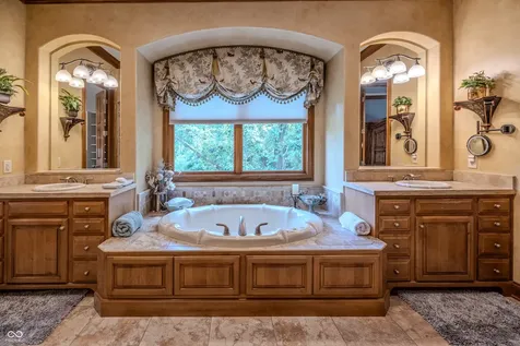 15239 E Geist Ridge Drive Fishers IN 46040