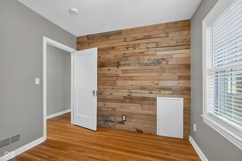 5428 E 10th Street Indianapolis IN 46219