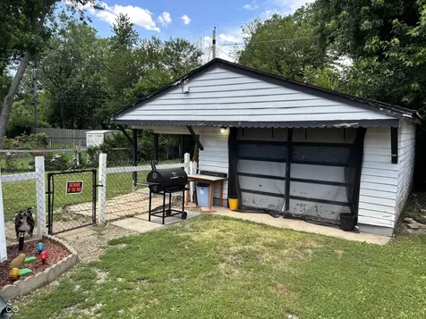 3352 Wallace Avenue Indianapolis IN 46218