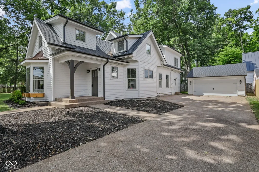 122 E 32nd Street Indianapolis IN 46205