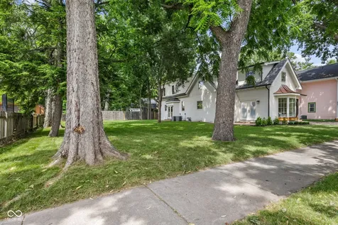 122 E 32nd Street Indianapolis IN 46205