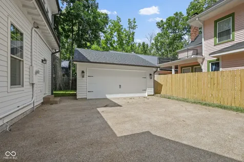 122 E 32nd Street Indianapolis IN 46205