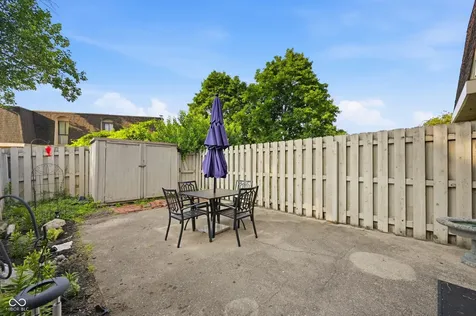 7447 Country Brook Drive Indianapolis IN 46260