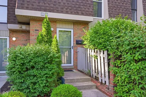 7447 Country Brook Drive Indianapolis IN 46260