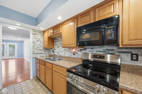 7447 Country Brook Drive Indianapolis IN 46260