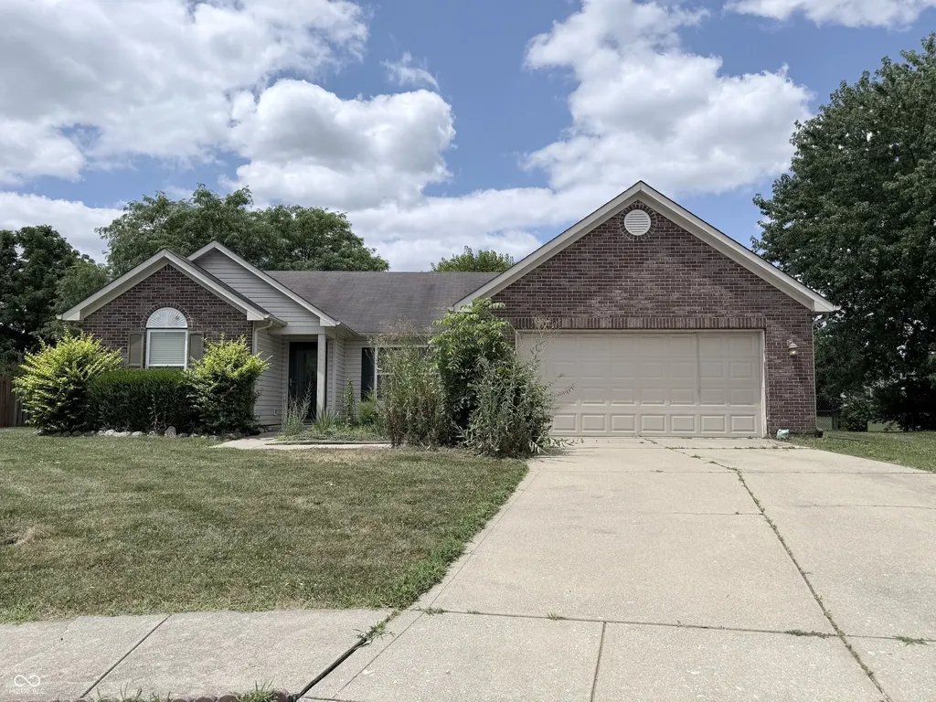5462 Montavia Indianapolis IN 46239