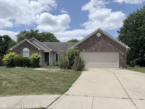 5462 Montavia Indianapolis IN 46239