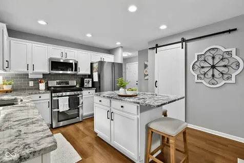 10851 Dillon Place Fishers IN 46038