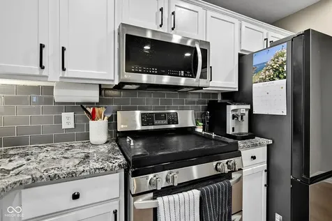 10851 Dillon Place Fishers IN 46038