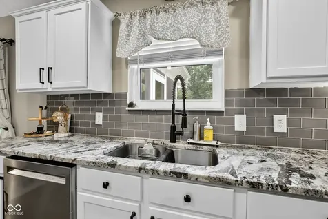 10851 Dillon Place Fishers IN 46038