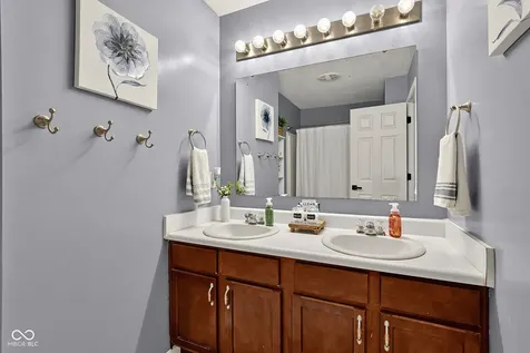 10851 Dillon Place Fishers IN 46038