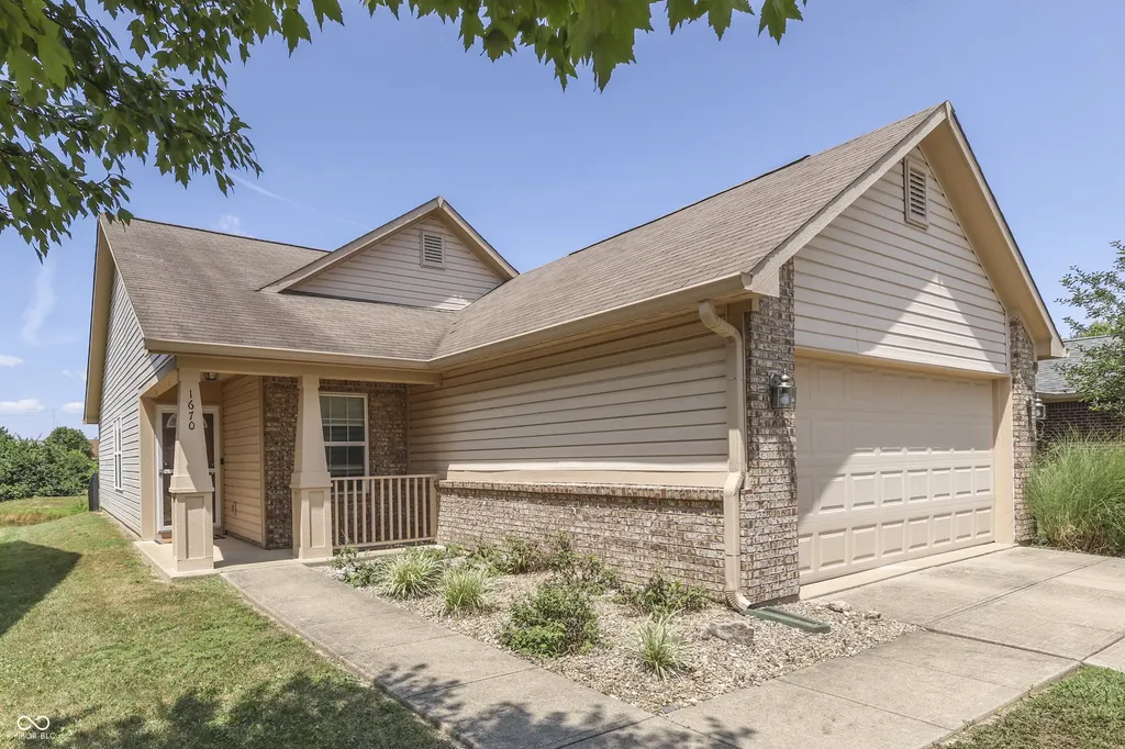1670 Roundhouse Circle Greenwood IN 46143