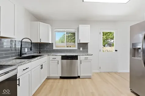 824 Longfellow Lane Plainfield IN 46168
