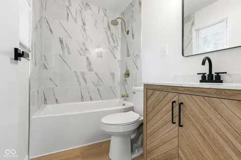 824 Longfellow Lane Plainfield IN 46168