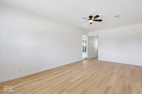 824 Longfellow Lane Plainfield IN 46168