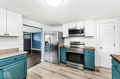 28 S Sugar Creek Drive New Palestine IN 46163