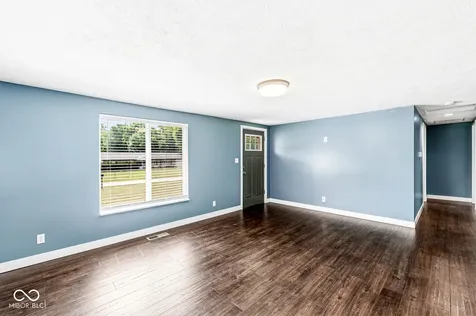 28 S Sugar Creek Drive New Palestine IN 46163