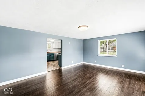 28 S Sugar Creek Drive New Palestine IN 46163