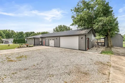 28 S Sugar Creek Drive New Palestine IN 46163