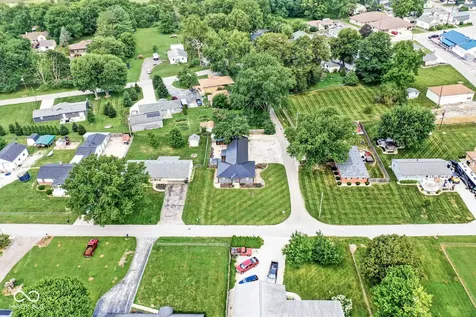 28 S Sugar Creek Drive New Palestine IN 46163