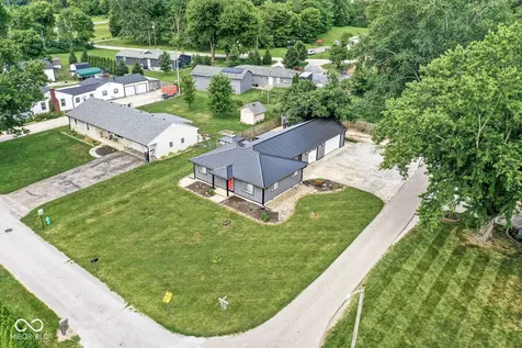 28 S Sugar Creek Drive New Palestine IN 46163