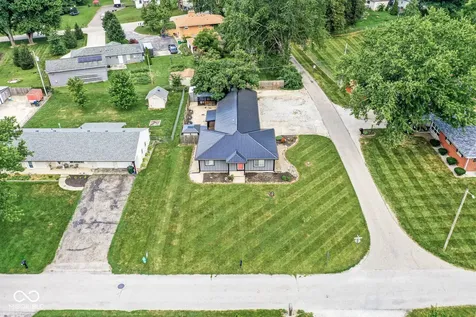 28 S Sugar Creek Drive New Palestine IN 46163