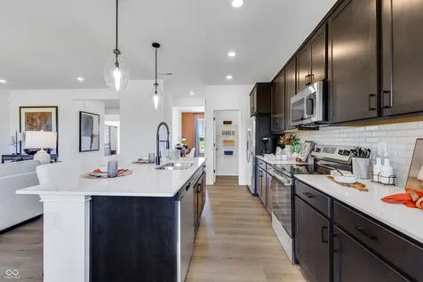 11114 Dressage Way Indianapolis IN 46239