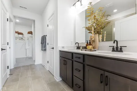 11114 Dressage Way Indianapolis IN 46239