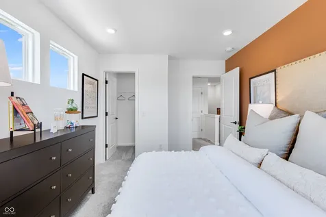 11114 Dressage Way Indianapolis IN 46239