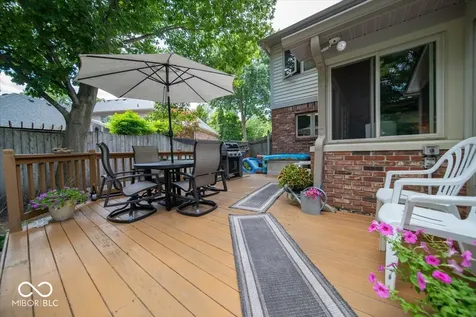 3897 S Woodfield Drive S New Palestine IN 46163