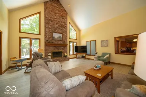 3897 S Woodfield Drive S New Palestine IN 46163