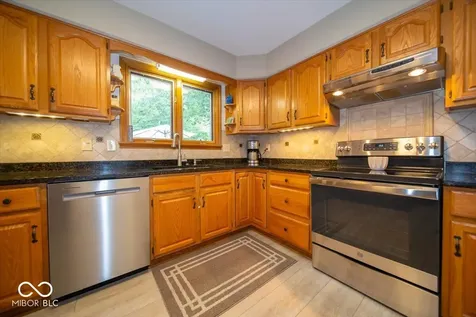 3897 S Woodfield Drive S New Palestine IN 46163