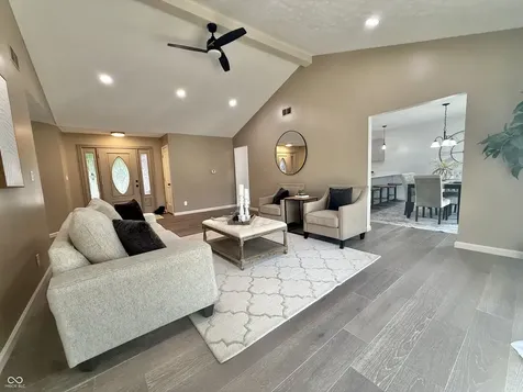 118 W Edgewood Avenue Indianapolis IN 46217