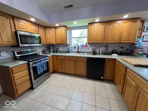 1214 Lindsey Lane Lebanon IN 46052